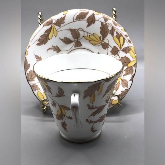 Grafton 5829 Fine Bone China Teacup & Saucer - Picture 4 of 8